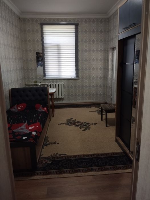 Продаётся Яккасарой т. Аския кўчаси . Бобур  боғи.Висотапотолочка ! 4