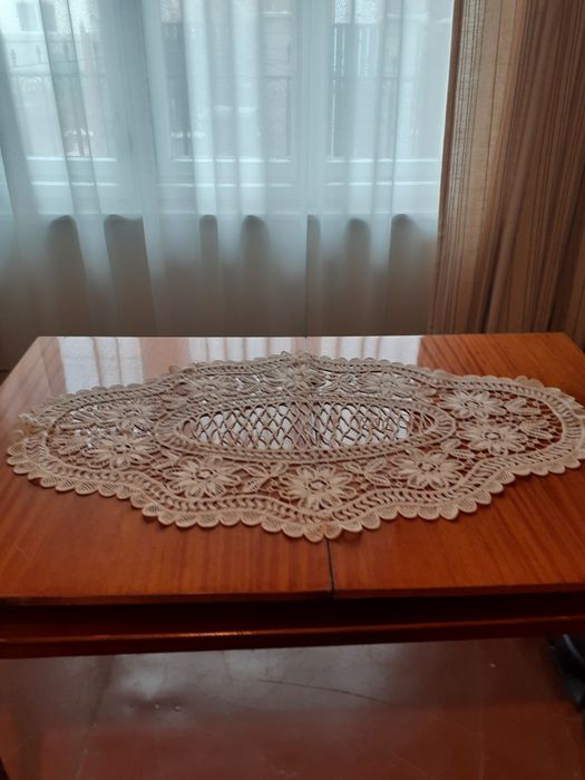 Vând fețe de masă din macrame