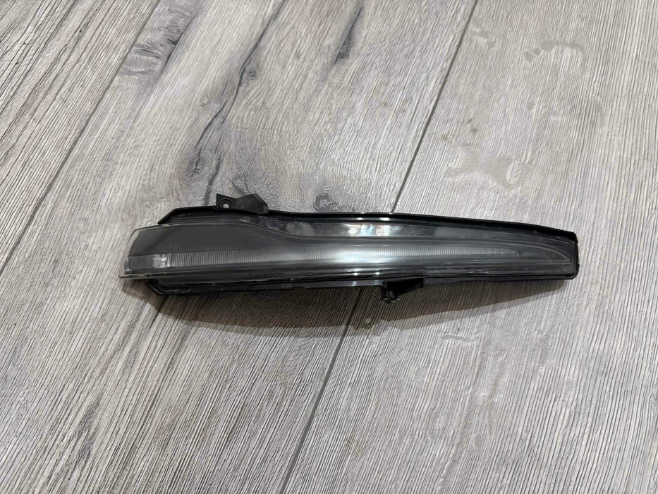 Оригинални мигачи за Mercedes c-класа W205