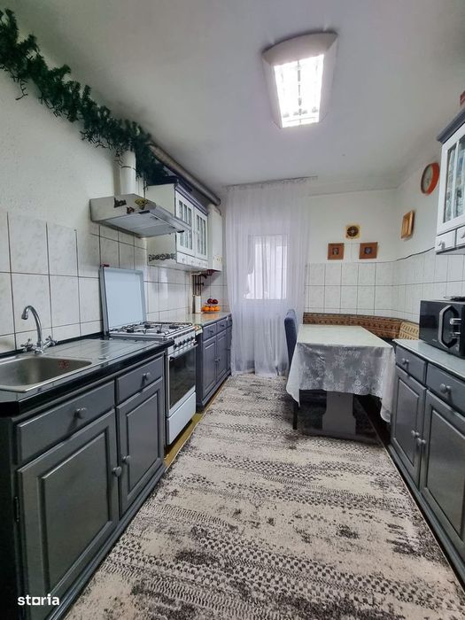 Apartament 3 camere - etaj 1/4 - decomandat - Mircea cel Bătrân - Iași