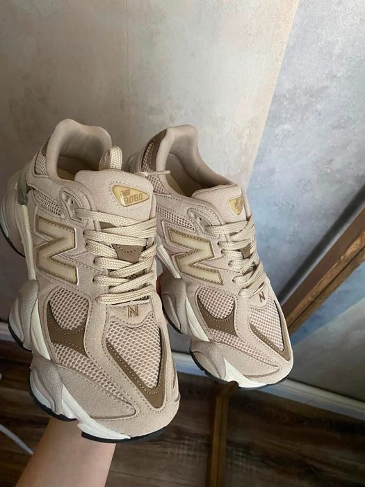 Дамски New balance 9060, естесвен велур. Видо