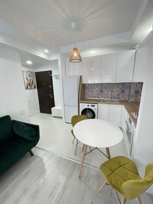 Apartament 2 camere de închiriat în Cosmopolis – parter, terasă mare, vedere și acces la piscină