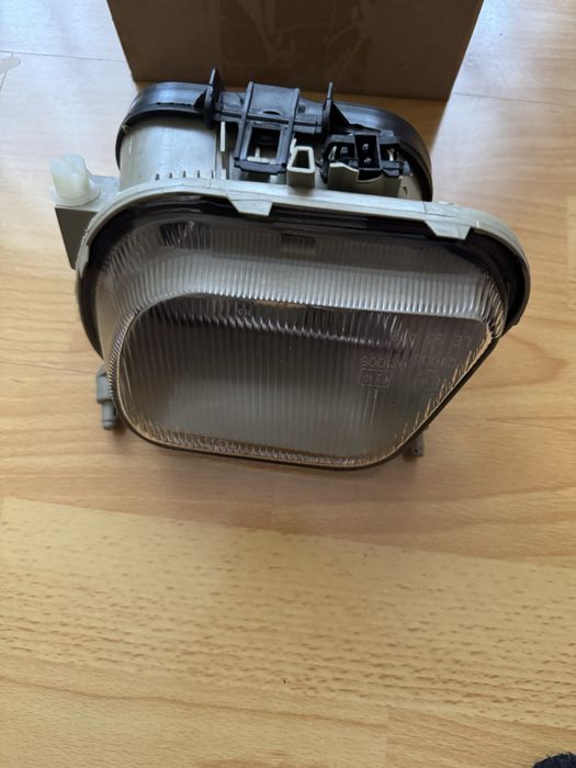 Продам противотуманку на Mercedes w210