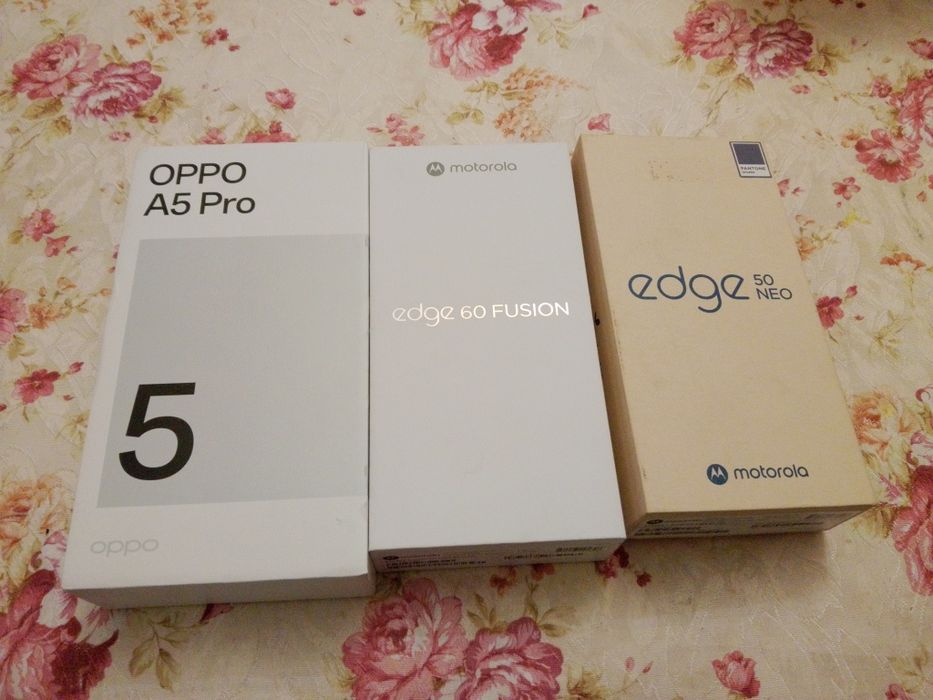 Vand  3 telefoane. Detaili la numaru de telefon