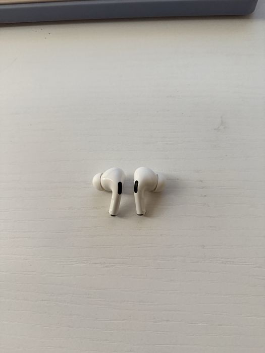 Airpods Pro в хорошем состоянии