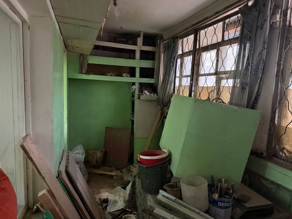 Продам чиланзар 9.  Трёх комнатная.  Балкон 2*6