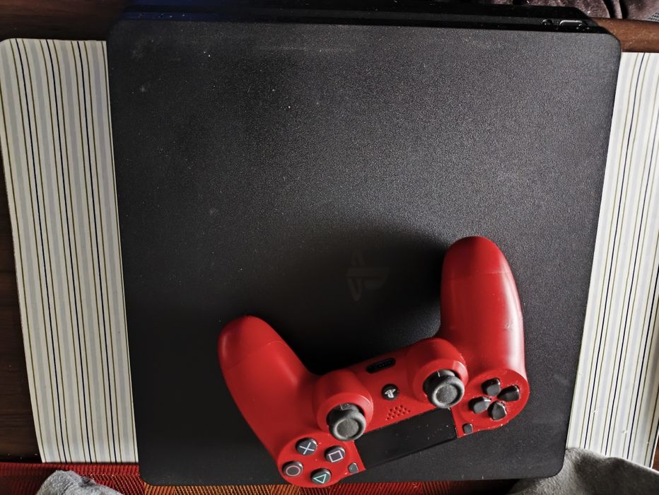 PlayStation 4 slim