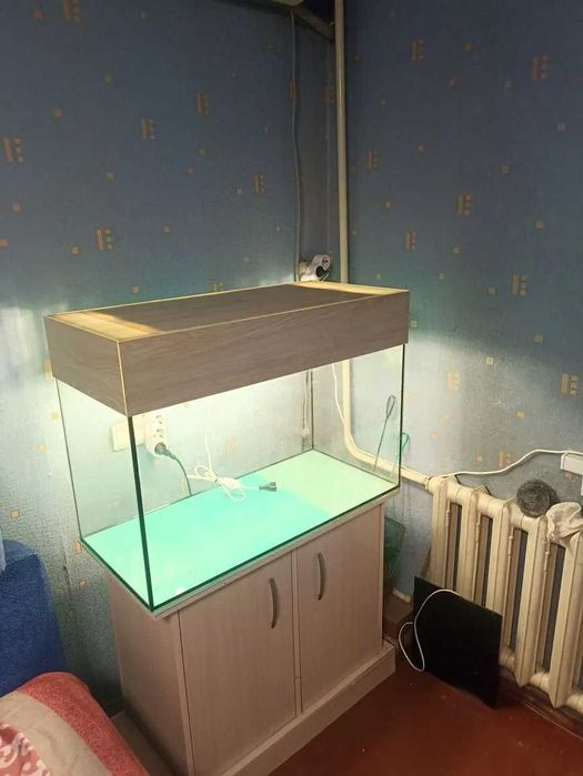 Аквариум 170 литров.
