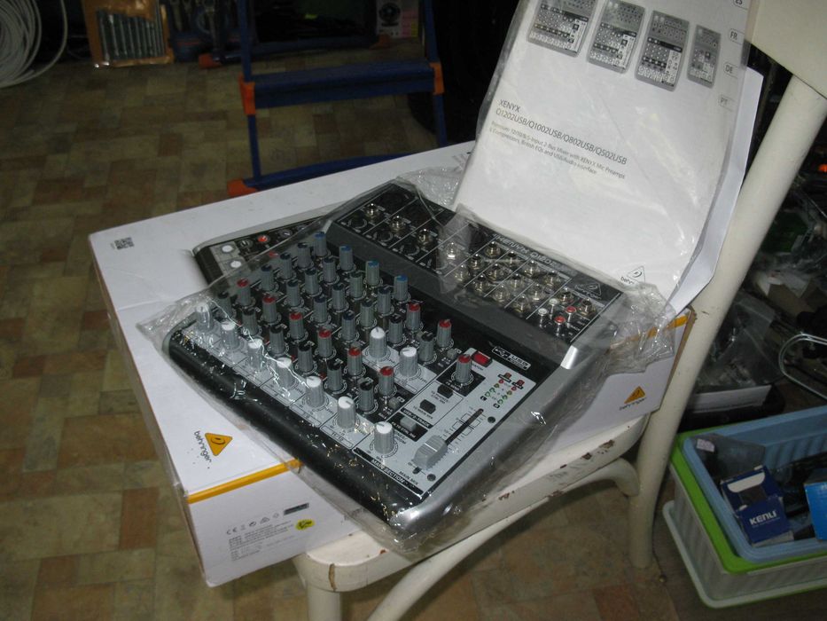 Микшерный пульт Беренджер XENYX Q1202 USB