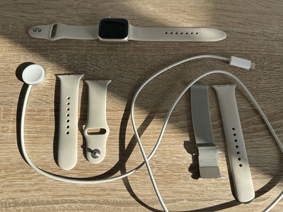 Apple Watch Series 8 41mm Starlight, батерия 98%, почти нов