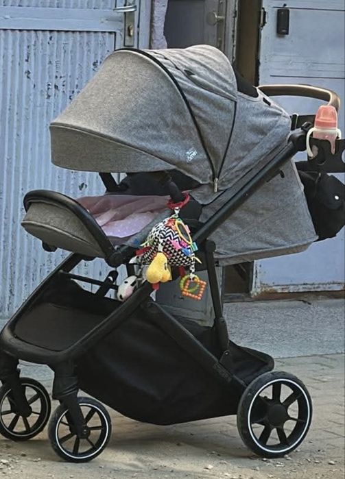детска количка Britax Romer - Strider M в цвят Elephant Grey.