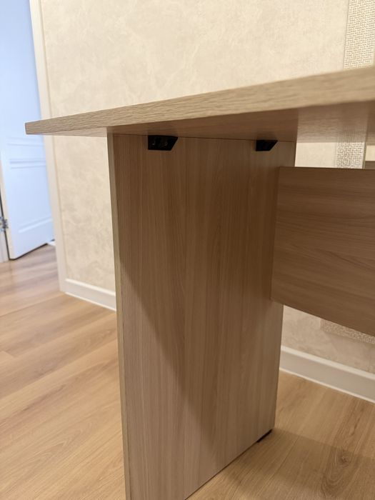 Продаётся компактный стол со стульчиком