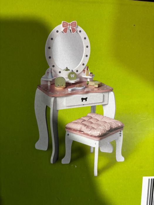 Нова дървена тоалетка