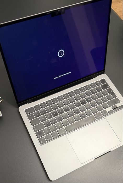 Laptop Apple Macbook Air , M2 , 256 Gb , 16Gb , stare impecabila