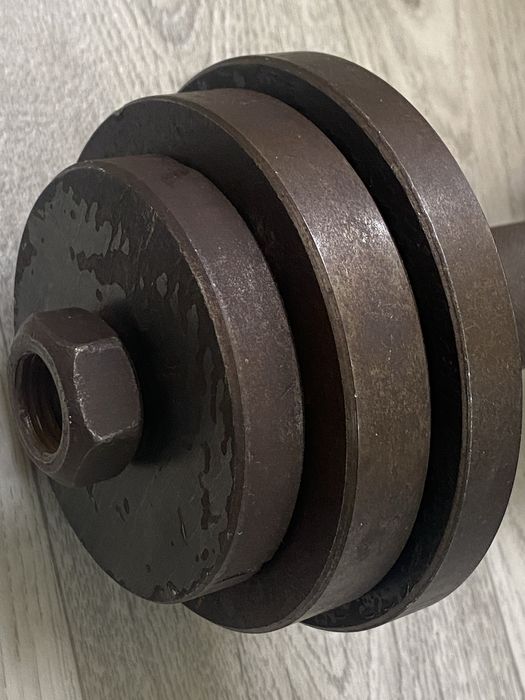 Продам Гантель 5кг