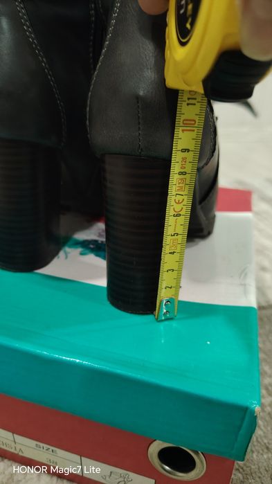 Ghete până la gleznă,cu șireturi mărimea 36-37