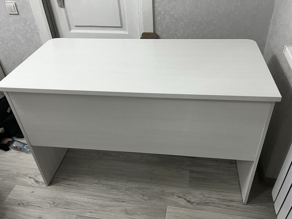 Продам стол, удобен для школьников