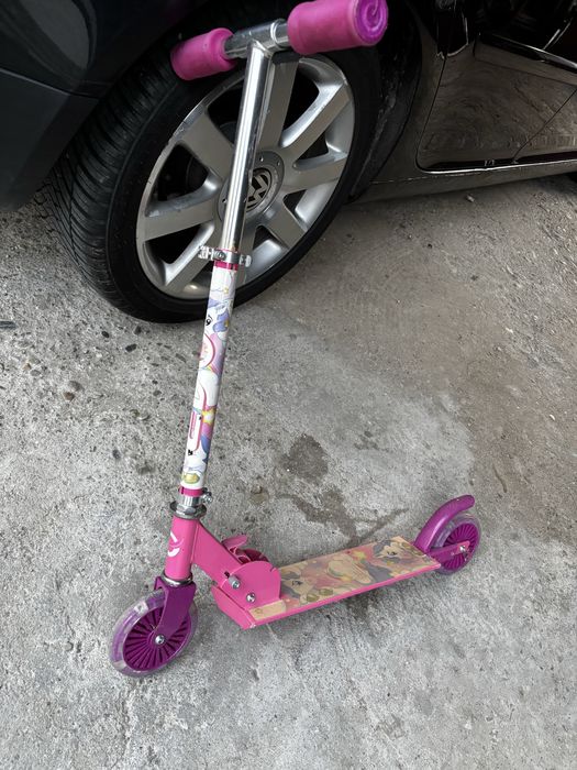 Vand trotineta fetite