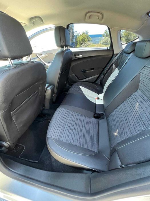 Opel astra J / 1.6 Benzina / 14000 km / primul proprietar