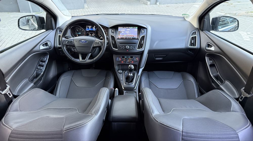 FORD Focus 2015 — imagine 5