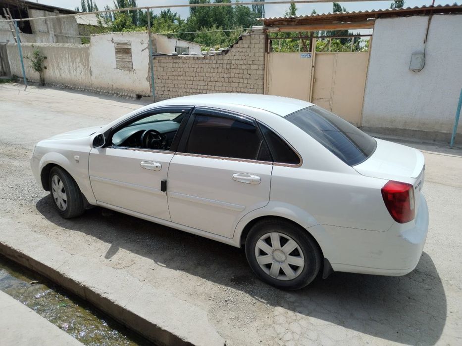 Zudlik bilan lasetti sotiladi