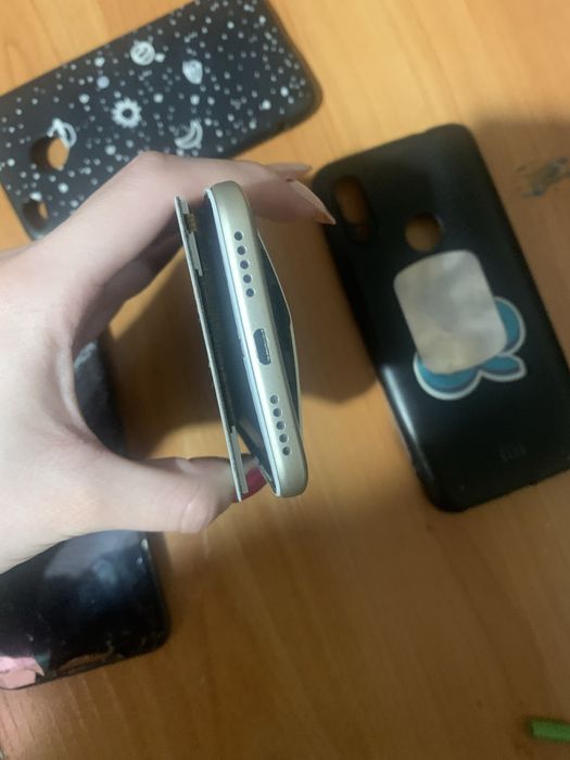 Продам телефона на запчасти.