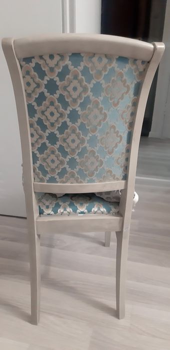 Продаются стулья для гостиной