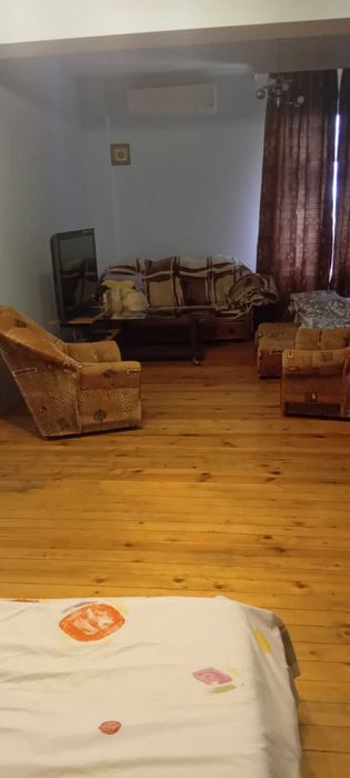 Дава се под наем Тристаен апартамент в София, Център - 115 кв.м за 650 € - Снимка #1