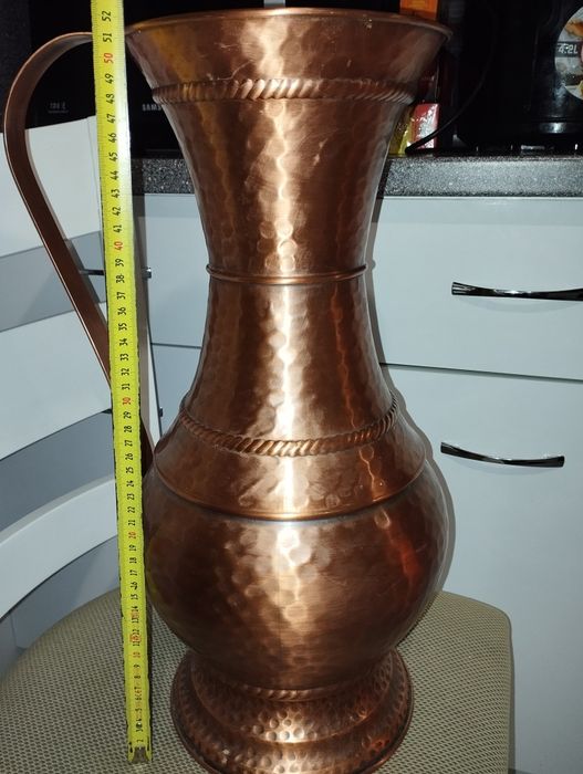 Голяма медна ваза