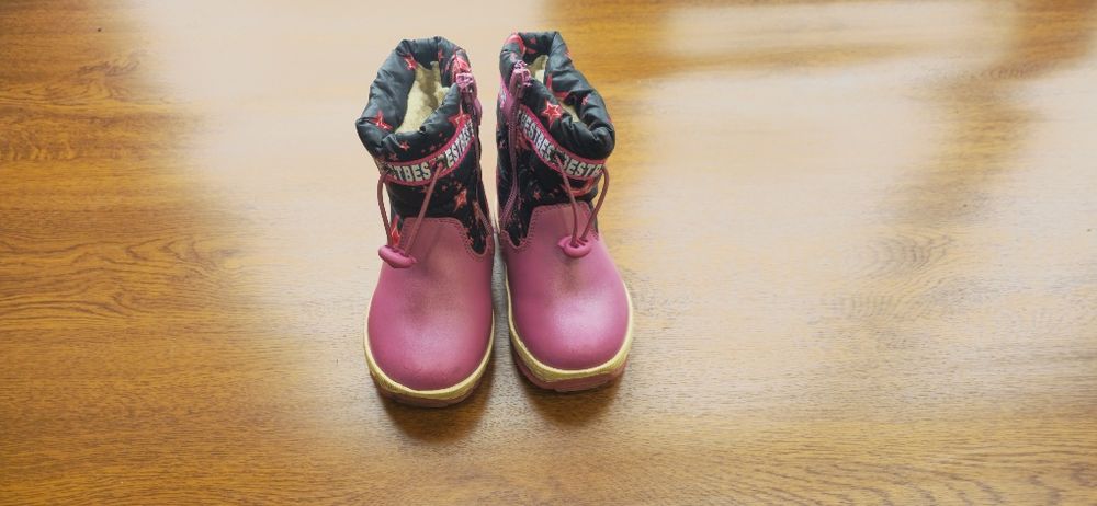 Продам детскую обувь