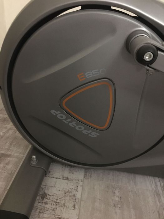 Эллиптическмй тренажёр SportTop E850
