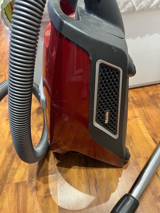 Прахосмукачка Miele cx1