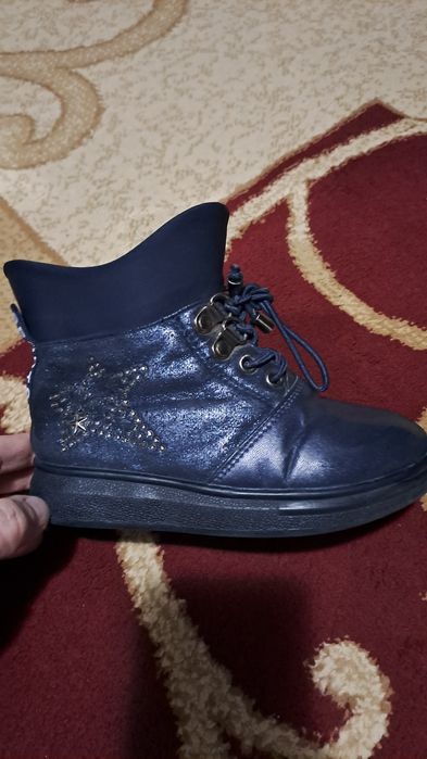 Продаётся   обувь