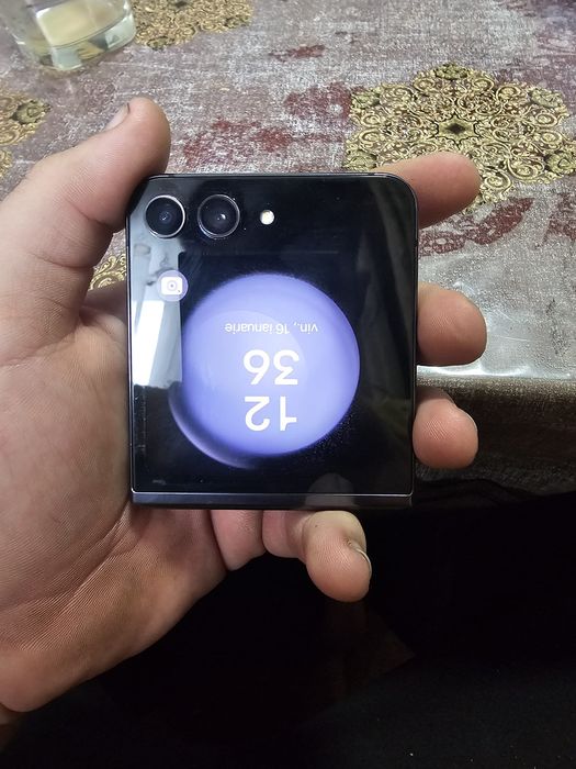 Vând Samsung z flip 5