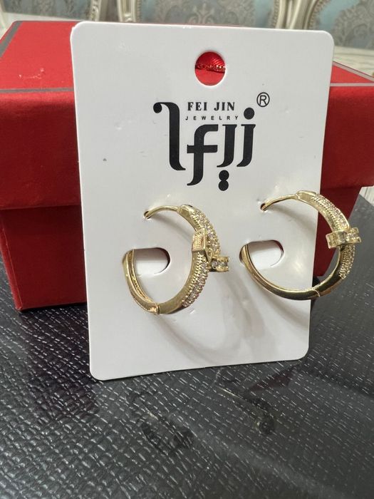 Продам серьги новые