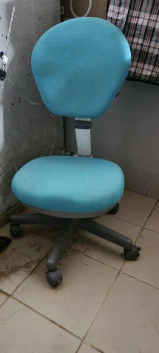 Продам растущий стол-трансформер и стул ErgoKids TH-320