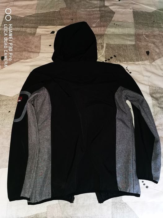 Мъжко яке на фирмата Geographical Norway, размер S, ново.