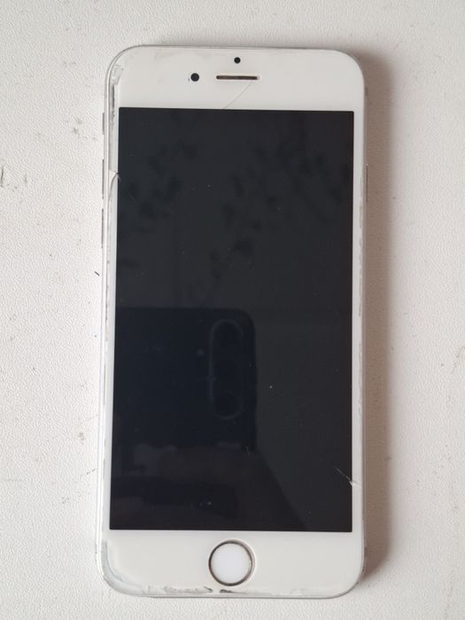Продам Iphone 6.