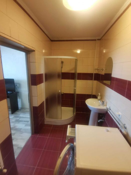 Apartament 4 camere zonă centrală, loc de parcare,  locație excelentă