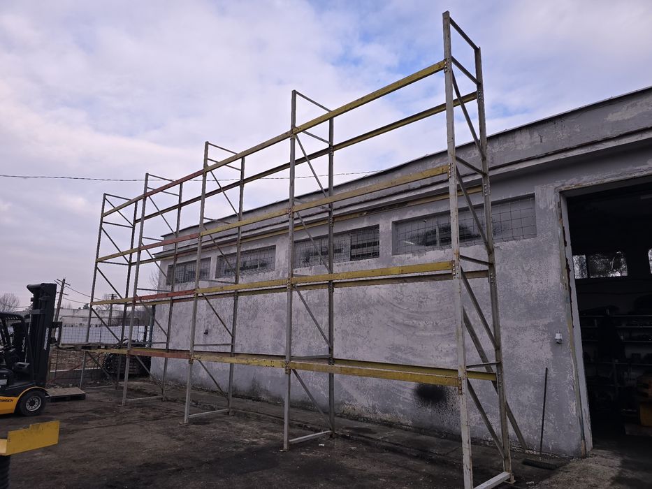 Rafturi metalice 2,9 lungime x 6 m inaltime