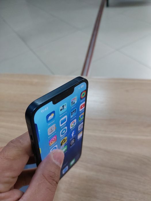 Iphone 13. 128 gb