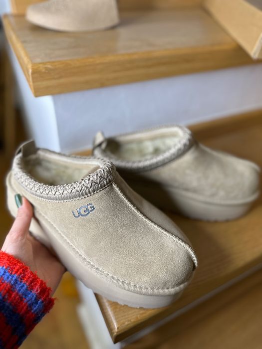 Vând UGG nepurtati mărimea 36