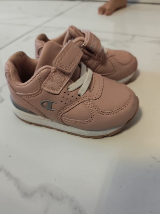 Adidași fetiță 22