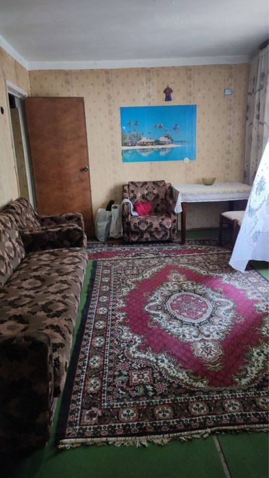 Срочно Продается. Беруний. 1 комнатная 2 х 6 балкон