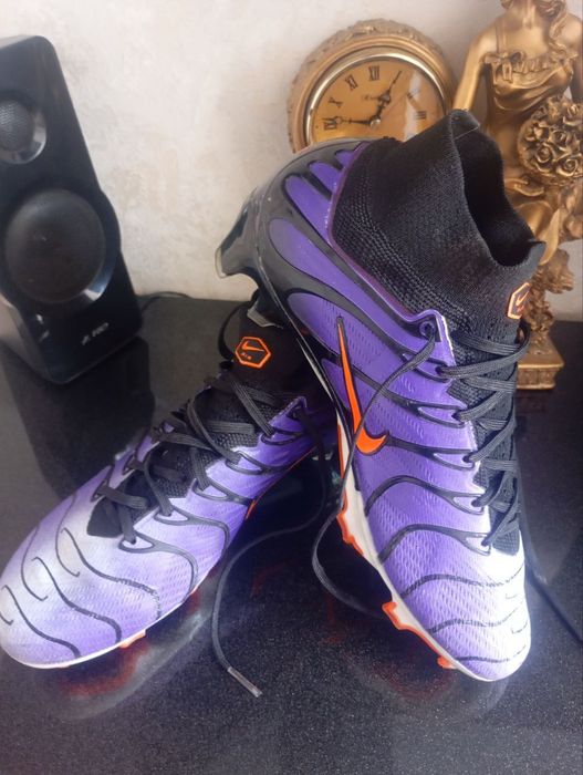 Продаются бутсы оригинал Найк , размер 38