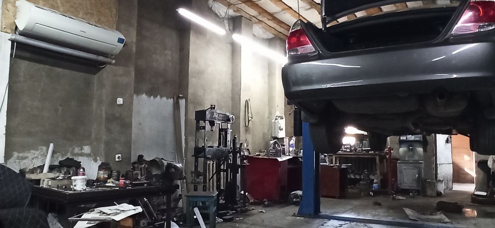 Продаётся дом с автосервисом.