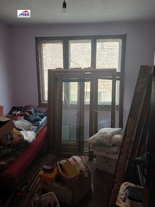 Етаж от къща, град Плевен, Лозенка