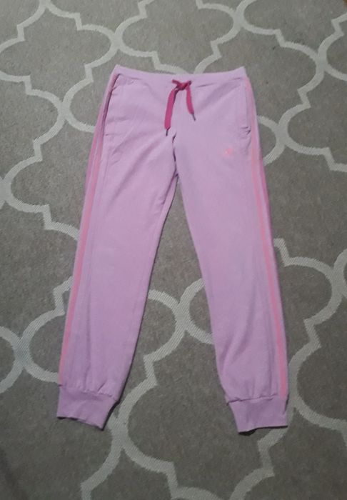 Футболочка новая и штанишки