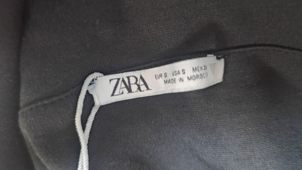 Top cu mânecă lunga Zara