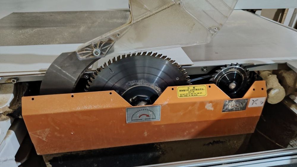 Продаётся форматно-раскроечный станок MJ1132F